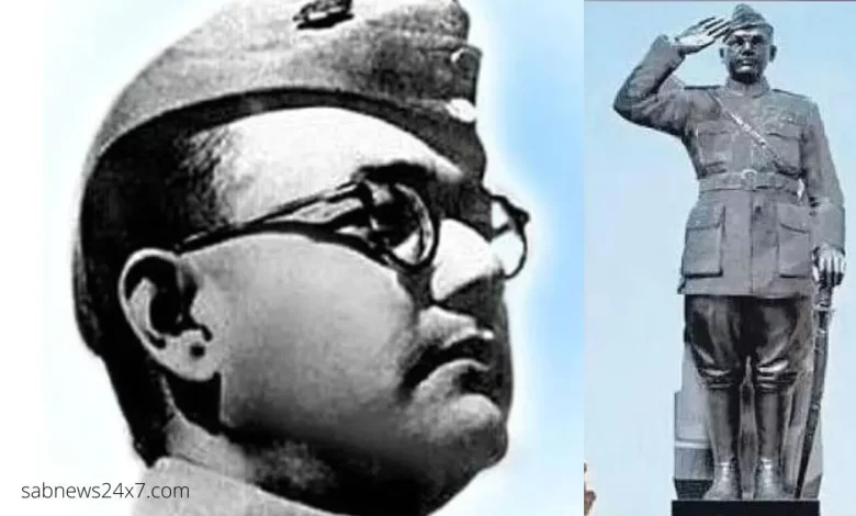 28-feet tall statue of Bose at India Gate